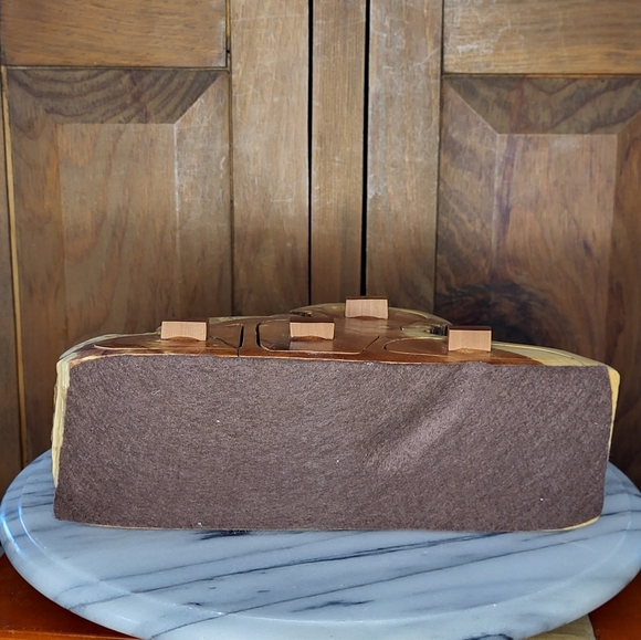 Wood Carved Jewely Holder - Picture 14 of 15